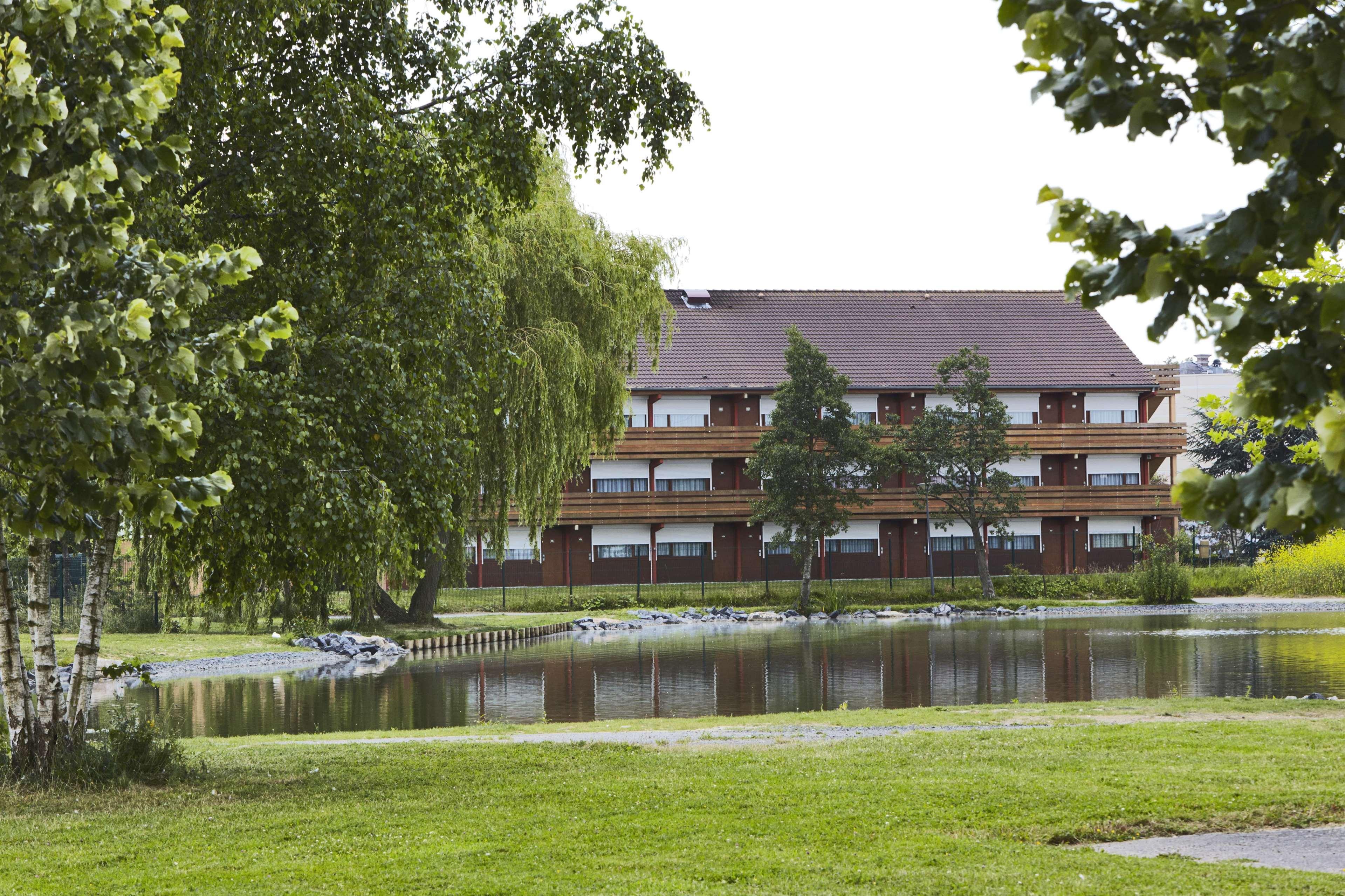 Campanile Lille - Lomme Hotel Exterior foto